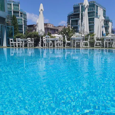 F 207 Del Sol - просторно студио с кухня и паркомясто Primorsko