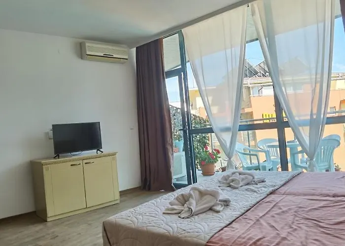 F 207 Del Sol - просторно студио с кухня * Primorsko